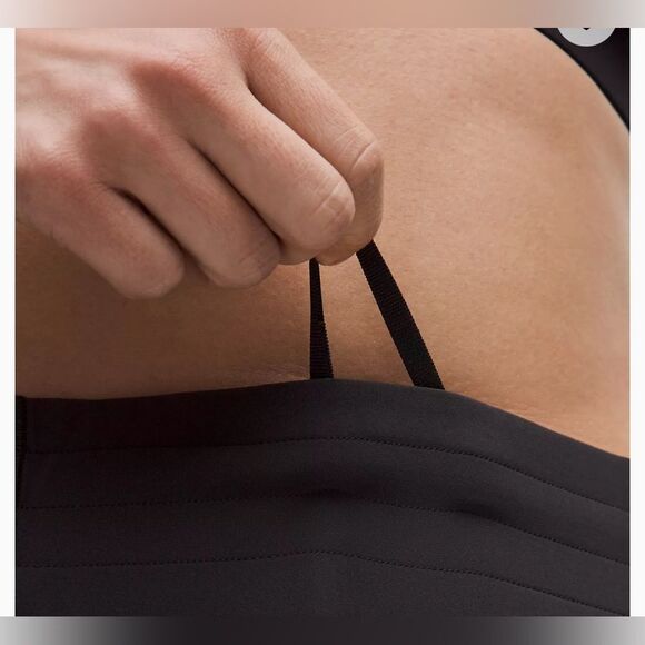 EUC Lululemon Women's Hotty Hot Black Athletic Shorts 4” Inseam - Size 10 - Picture 5 of 11